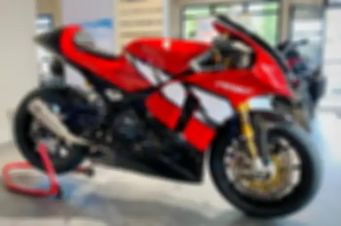Yamaha R9M buatan dealer Venezia Moto Italia