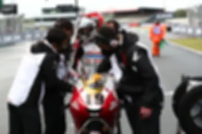 Pembalap Indonesia, Andi Farid Izdihar atau Andi Gilang cetak poin pertama di Moto3 Prancis 2021.