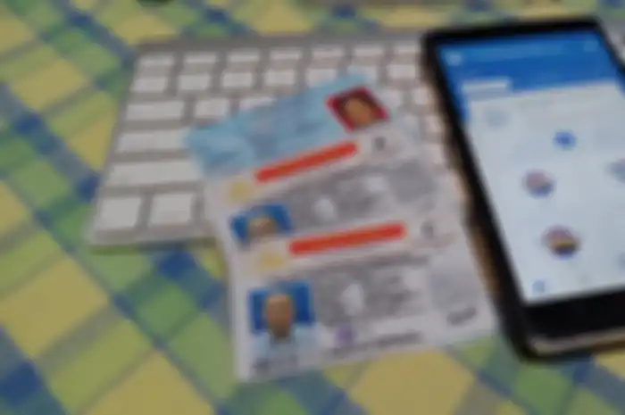 Perpanjang SIM, bayar pajak kendaraan hingga pembuatan STNK dan BPKB kini sudah bisa lewat online, loh!