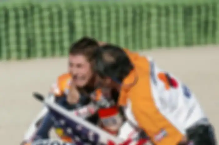 Mengenang 4 tahun wafatnya sang pembalap legenda MotoGP, Nicky Hayden yang akrab disapa dengan julukan Kentucky Kid.