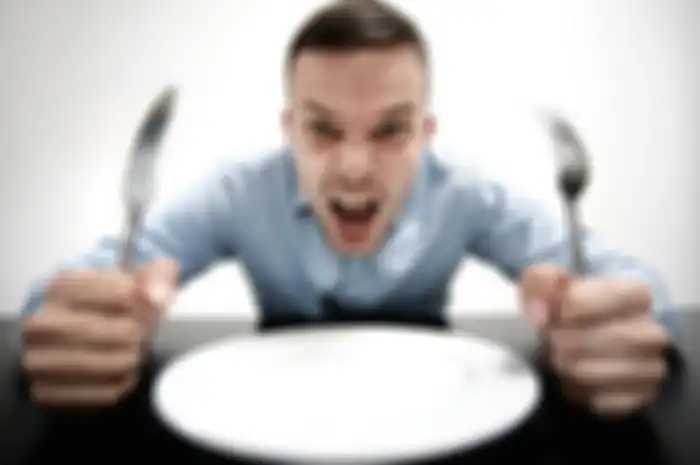 Hangry merupakan kondisi di mana sesorang lapar dan marah di saat bersamaan.