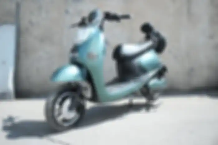 Harga motor listrik ini di bawah Honda BeAT, tampang mirip Scoopy.