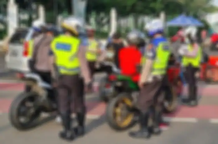 Ilustrasi razia. Meskipun enggak ada razia, pengguna knalpot racing bisa langsung ditilang saat Operasi Patuh Jaya 2021.