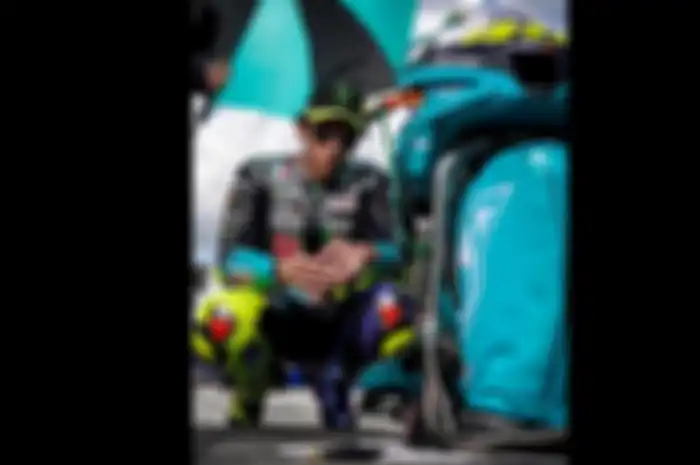 Pembalap tim Petronas Yamaha SRT, Valentino Rossi bikin postingan mengharukan tentang Jason Dupasquier di media sosialnya.