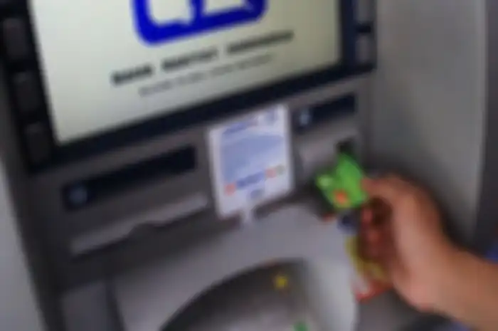 Buruan cek atm, gaji ke-13 PNS sudah cair, lumayan buat DP motor baru.