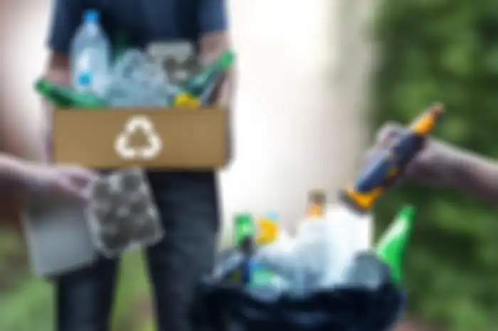 Apakah itu reduce, reuse, dan recycle? Ini pengertian dan contoh istilah reduce, reuse, dan recycle.