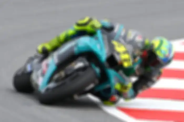 Pembalap MotoGP Valentino Rossi curhat ke MOTOR Plus soal latihan resmi Jumat MotoGP Catalunya 2021 yang kurang menurutnya gak jos