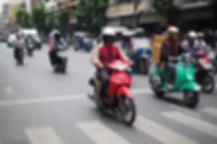 Ilustrasi motor-motor di Thailand gak pakai plat nomor depan