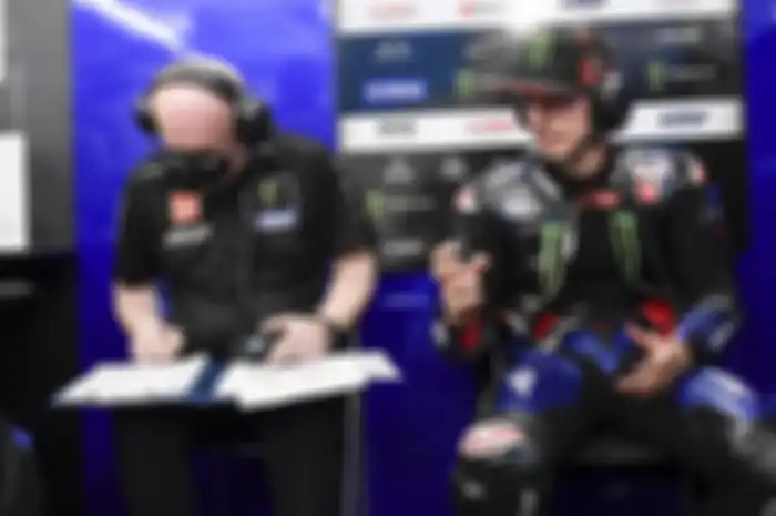 Mantan crew chief Valentino Rossi 2014-2019, Silvano Galbusera (kiri) ditunjuk jadi crew chief Maverick Vinales di MotoGP 2021. Harapkan jimat Valentino Rossi menular ke Maverick Vinales?