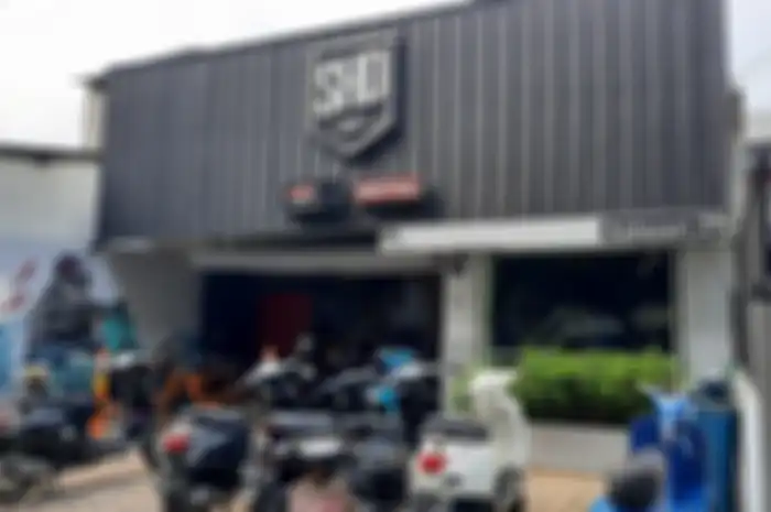 Setelah 10 tahun di Kemang, bengkel Vespa Scooter House Djakarta (SHD) akhirnya pindah ke sini.