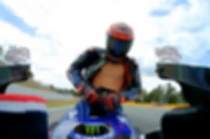 Fabio Quartararo balapan di MotoGP Catalunya 2021 telanjang dada