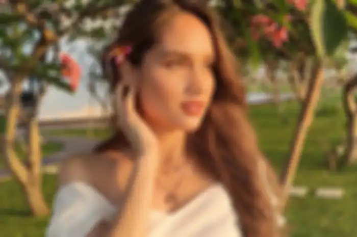 Cinta Laura rilis lagu 'Caliente'