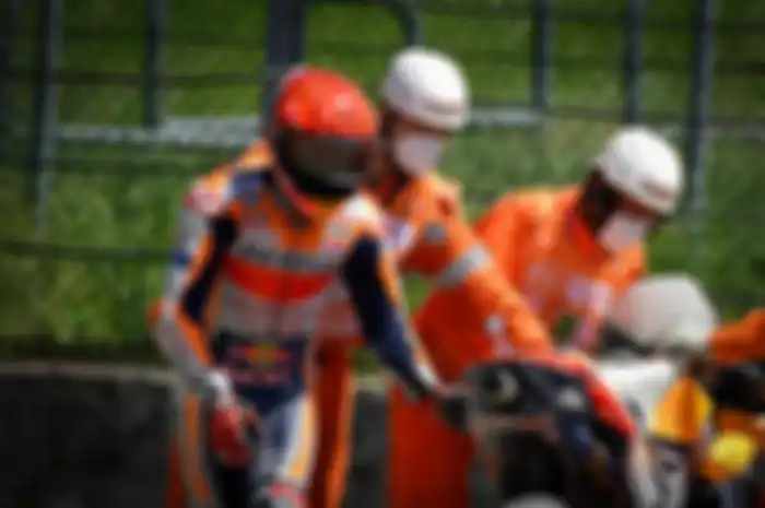 Pengamat MotoGP, Carlo Pernat menyebut Marc Marquez kelelahan, karirnya sebagai pembalap berada dalam bahaya.