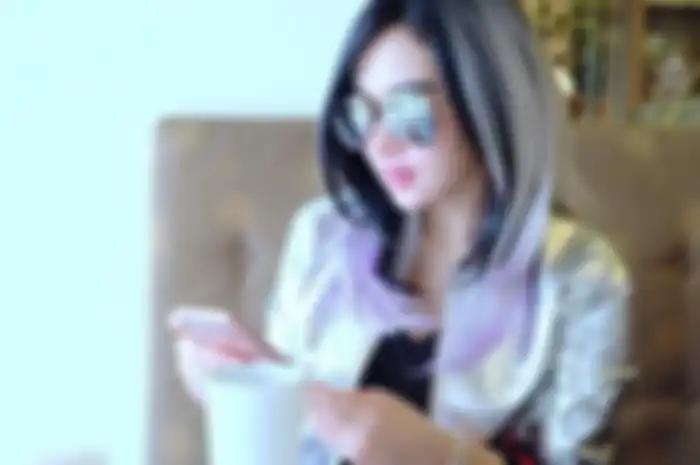 Penampilan Syahrini dengan rambut ombre