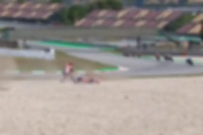 Hasil race 2 CEV Moto3 Catalunya 2021, pembalap Indonesia Mario Aji mengalami crash, dan Daniel Holgado menjadi juaranya.
