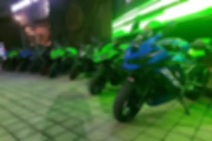 Komunitas motor ZX-25R Indonesia (ZRI) Surabaya kopdar bersama PT Surapita Unitrans Kawasaki, pada Sabtu, (12/6/2021).