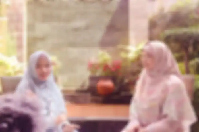 Dituding bentak Teh Ninih di masjid dan terseret dalam masalah pernikahan orangtuanya, putri sulung Aa Gym Ghaida Tsurayya memberi jawaban tak terduga.