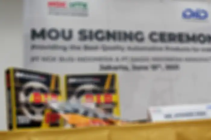 Wuih, PT NGK Busi Indonesia selaku produsen busi NGK sekarang juga menjual rantai motor merek DID asal Jepang.