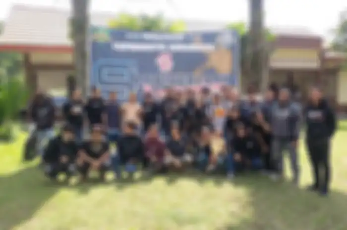 Anniversary 9 tahun Kracker (Kawasaki D-Tracker) Surabaya menggelar Family Gathering, pada (12-13/6/2021).