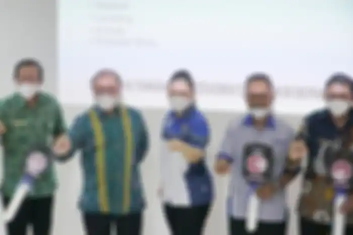 CV. Sumber Jadi sosialisasi kurikulum SMK binaan Yamaha dan beri donasi motor Yamaha.