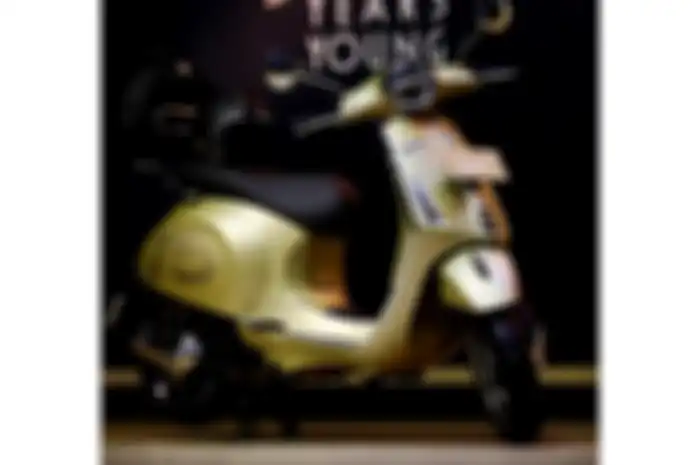 Vespa Primavera 75th Annersary edition resmi meluncur, pakai panel instrumen canggih nih.