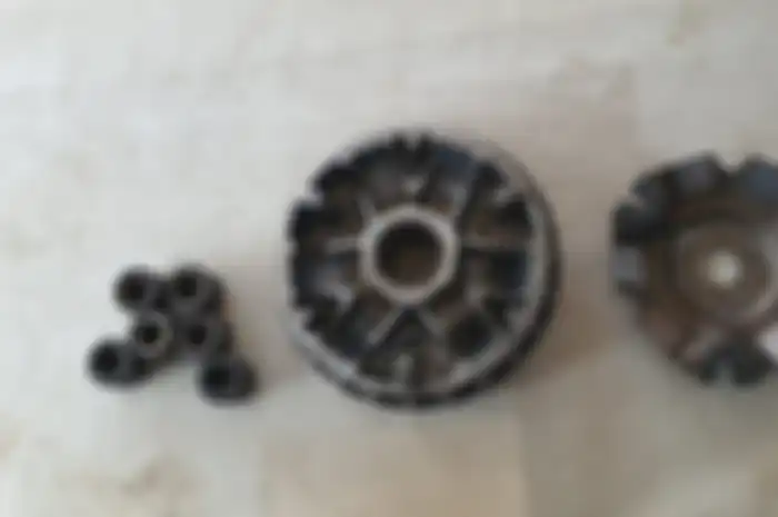 Nekat pakai roller cvt yang sudah peyang efeknya bisa merembet.