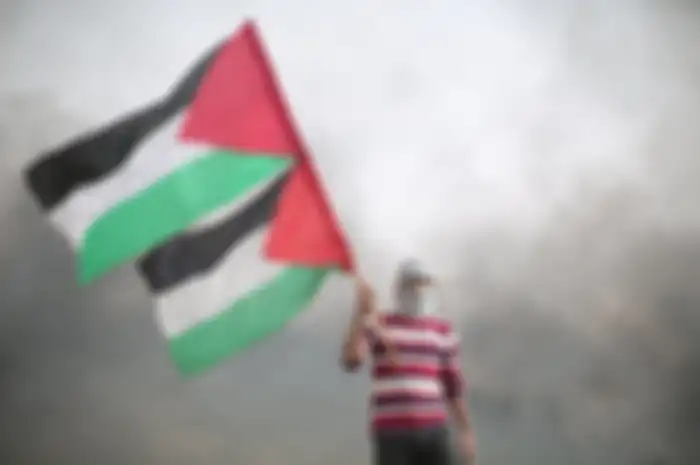 Konflik Israel-Palestina jadi pegangan kuat Indonesia tidak membuka hubungan diplomatik dengan Israel, tapi penyebab lebih kuat adalah negara musuh bersama di Timur Tengah ini