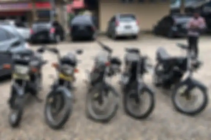 Serbu 5 motor Yamaha RX-King bekas polisi dilelang online, buka harga mulai Rp 25 jutaan.