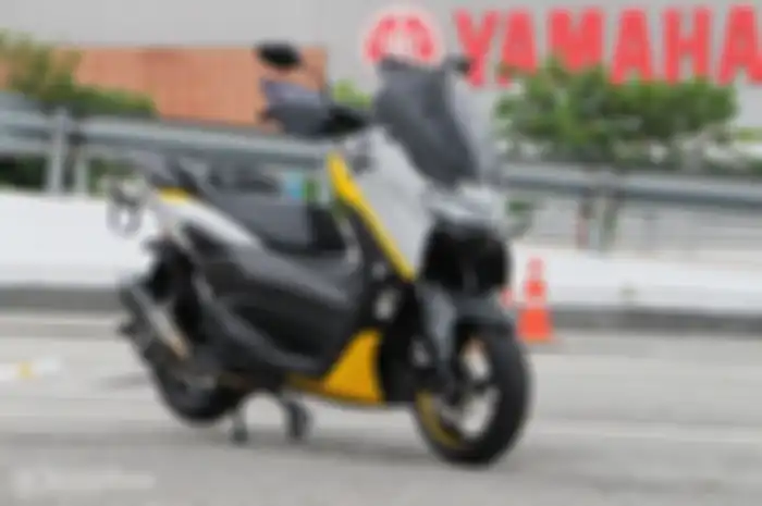 Modifikasi All New NMAX berkonsep touring style.