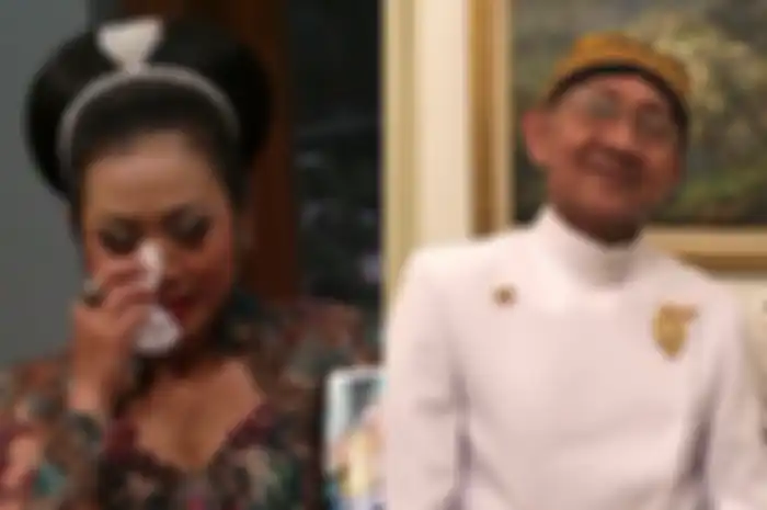 Tangis Soimah pecah usai kehilangan sosok yang dekat dengannya, Ki Manteb Sudarsono.