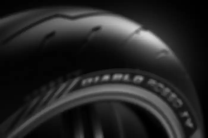 Pirelli luncurkan ban motor sport baru Pirelli Diablo Rosso IV.