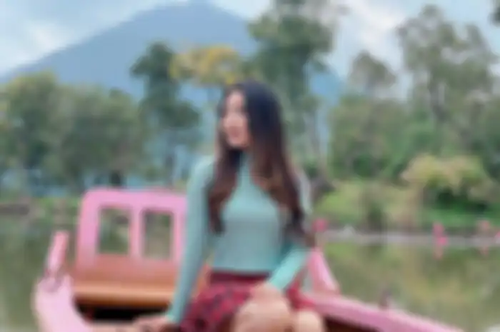 Natasha Wilona terseret dalam curhat seorang fotografer yang menyebut artis berinisial N ngotot menjalani pemotretan meski psoitif Covid-19.