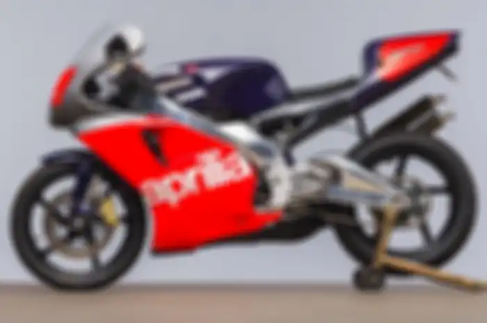 Aprilia RS250 pakai mesin Suzuki RGV250 yang dirakit oleh Benelli