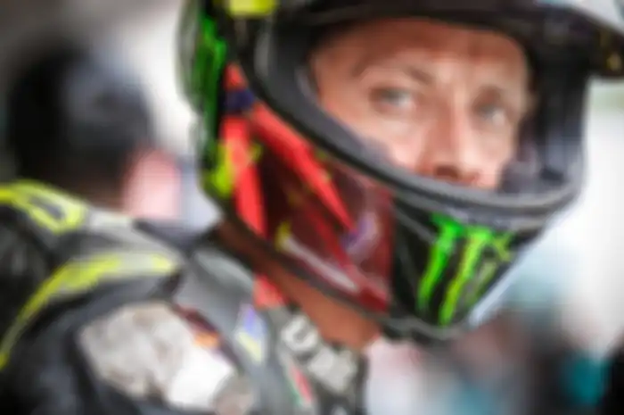 Perusahaan minyak asal Arab Saudi dirasa plin-plan, hal ini membuat nasib tim VR46 milik Valentino Rossi enggak jelas di MotoGP 2022.