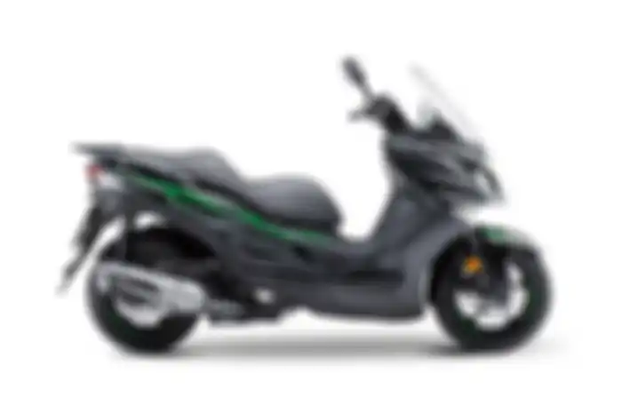Bikin Yamaha NMAX dan Honda PCX senang, motor matic bongsor Kawasaki ini resmi stop produksi