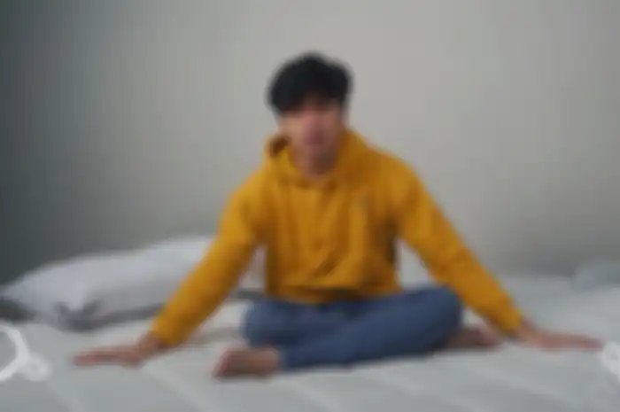 Kevin Hendrawan sedang bikin konten untuk vlog-nya!