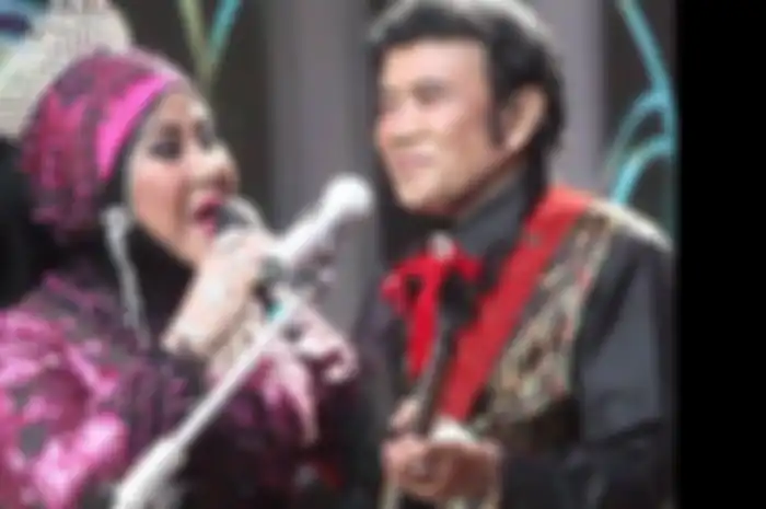 Pacar lama Rhoma Irama menyampaikan kabar duka usai kehilangan sosok tercinta. Kabar duka itu membuat Iis Dahlia berduka.