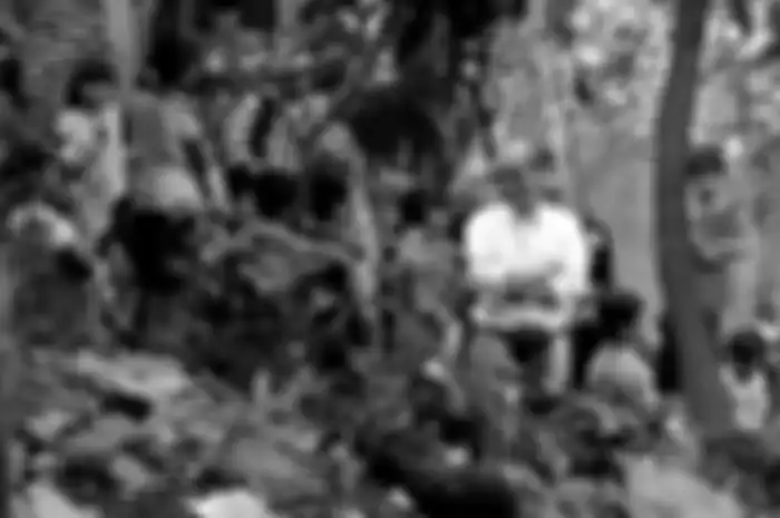 Faisal Basri menyindir menteri Jokowi yang sibuk menonton sinetron di tengah PPKM Darurat. 