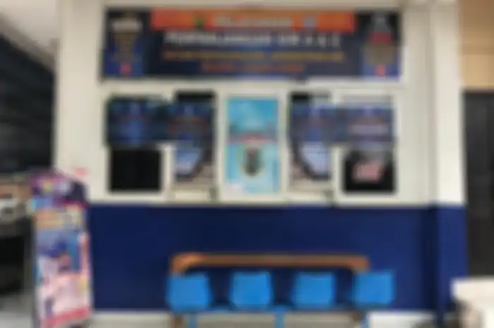 Layanan mobil SIM keliling oleh Dirlantas Polda Metro Jaya tidak beroperasi sementara hingga tanggal 20 Juli 2021, Satpas SIM Polsek Kemayoran tetap beroperasi di hari Sabtu 17 Juli 2021