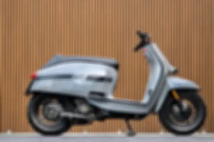 Modifikasi Lambretta V200 karya K-Speed. Kepala dipangkas, kaki-kaki ganas.