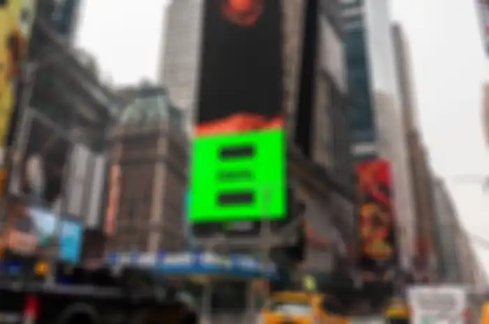 Wajah Raisa yang terpampang pada billboard Spotify di Times Square New York, AS pada Kamis (22/7/2021).