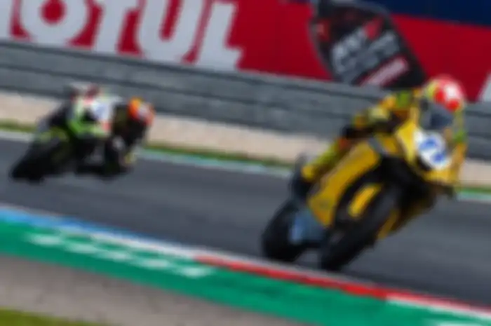 Dominique Aegerter memenangkan Race 2 WSSP Belanda 2021