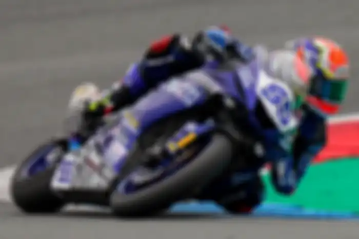 Galang Hendra saat memacu Yamaha YZF-R6 di WSSP Belanda 2021