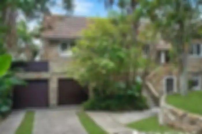Halaman depan rumah mewah