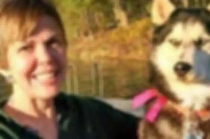 Stephanie Herfel bersama dengan anjing peliharaannya