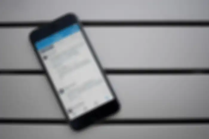 Ilustrasi Twitter for iPhone