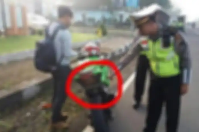 Pemotor masih bingung, apakah pelat nomor di kolong sepatbor aman dari razia polisi?