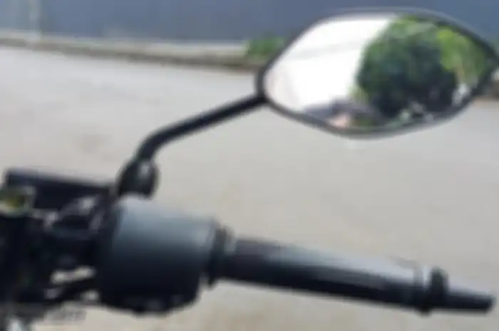 Ilustrasi kaca spion motor