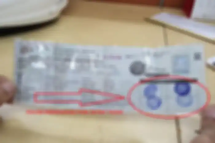 STNK disahkan setiap bayar pajak tahunan. Jika belum bayar pajak STNK belum disahkan