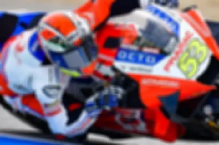 Tito Rabat saat memakai helm NHK GP R Tech